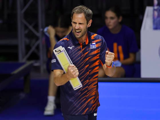 WomenÕs Volleyball Nations League - Belgrade 2026 Netherlands head coach Felix Koslowski during the WomenÕs Volleyball Nations League Pool 7 match between France v Netherlands at Belgrade Arena on July 08, 2026 in Belgrade, Serbia. Belgrade Serbia Copyright: xSrdjanxStevanovicx x