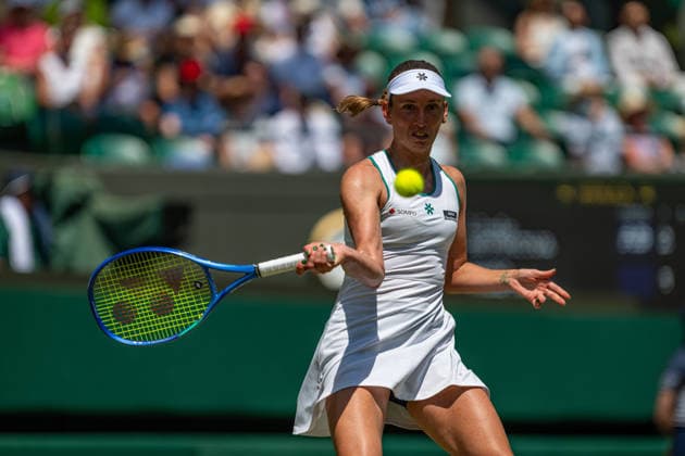 Tennis - Wimbledon Championship 2026 - Day 10 LONDON, ENGLAND - Wednesday, July 8, 2026: Elise Mertens (BEL) during the Ladies Singles Quarter-Final match on Day Ten of The Championships Wimbledon 2026 at the All England Lawn Tennis and Croquet Club. (Photo by Kirsten Holst Propaganda) LONDON All England Lawn Tennis and Croq GREATER LONDON ENGLAND  Copyright: xKirstenxHolstx P2026-07-08-Wimbledon_Day_10-15