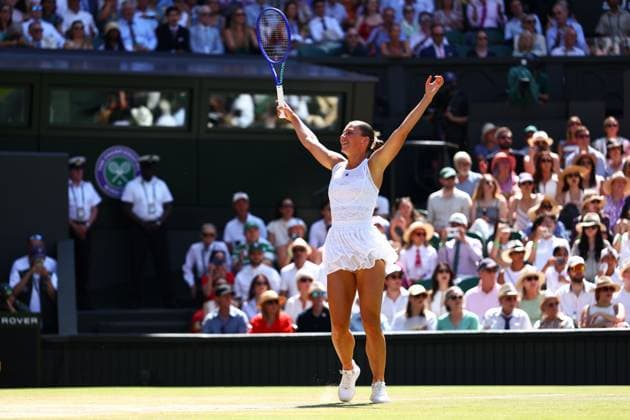 Marta Kostyuk celebrates winning her quarter final match Wimbledon Tennis Championships, Day 10, The All England Lawn Tennis and Croquet Club, London, UK - 08 Jul 2026London The All England Lawn Tennis and United Kingdom  Copyright: xJamesxMarsh Shutterstockx 16978036bb