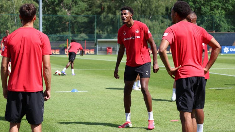 08.07.2026, xrekx, Fussball 2.Bundesliga, 1.FC Kaiserslautern - Training v.l. Kelven Frees (1.FC Kaiserslautern) (DFL DFB REGULATIONS PROHIBIT ANY USE OF PHOTOGRAPHS as IMAGE SEQUENCES and or QUASI-VIDEO) Kaiserslautern *** July 8, 2026, xrekx, Soccer 2. Bundesliga, 1 FC Kaiserslautern Training vs. Kelven Frees 1 FC Kaiserslautern DFL DFB REGULATIONS PROHIBIT ANY USE OF PHOTOGRAPHS AS IMAGE SEQUENCES AND OR QUASI-VIDEO Kaiserslautern