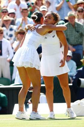 Marta Kostyuk celebrates winning her quarter final match against Jasmine Paolini Wimbledon Tennis Championships, Day 10, The All England Lawn Tennis and Croquet Club, London, UK - 08 Jul 2026London The All England Lawn Tennis and United Kingdom  Copyright: xJamesxMarsh Shutterstockx 16978036bx