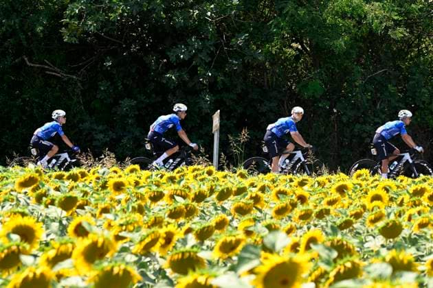 Tour de France 2026 Stage 5 PAU, FRANCE - JULY 08 : riders of team Movistar Team during stage 5 of the 113rd edition of Tour de France an UCI World Tour 2.UWT cycling road race stage for Men Elite of 158 km with start in Lannemezan and finish in Pau on July 8, 2026 in Pau, France, 08 07 2026 ( Motordriver Kurt Vandenborre - Pau France  Copyright: xTomasxSiskx