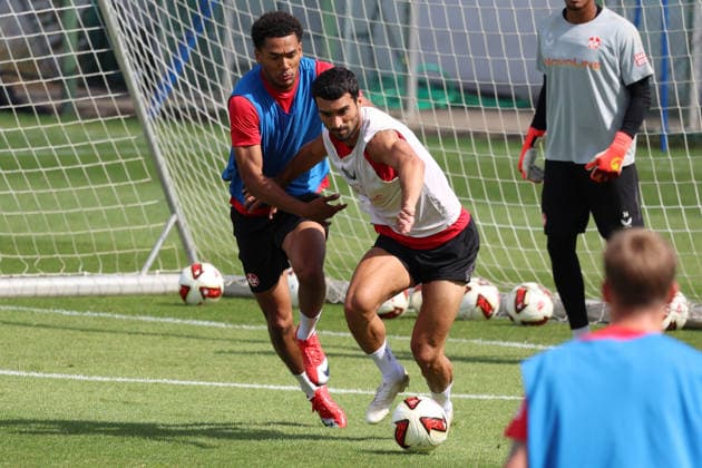 08.07.2026, xrekx, Fussball 2.Bundesliga, 1.FC Kaiserslautern - Training v.l. Thierry Tazemeta (1.FC Kaiserslautern) Mahir Emreli (1.FC Kaiserslautern) Zweikampf, Aktion, action, battle for the ball (DFL DFB REGULATIONS PROHIBIT ANY USE OF PHOTOGRAPHS as IMAGE SEQUENCES and or QUASI-VIDEO) Kaiserslautern *** July 8, 2026, xrekx, Soccer 2. Bundesliga, 1. FC Kaiserslautern Training: from left, Thierry Tazemeta, 1. FC Kaiserslautern, Mahir Emreli, 1. FC Kaiserslautern, tackle, action, battle for the ball DFL DFB REGULATIONS PROHIBIT ANY USE OF PHOTOGRAPHS as IMAGE SEQUENCES and or QUASI-VIDEO Kaiserslautern
