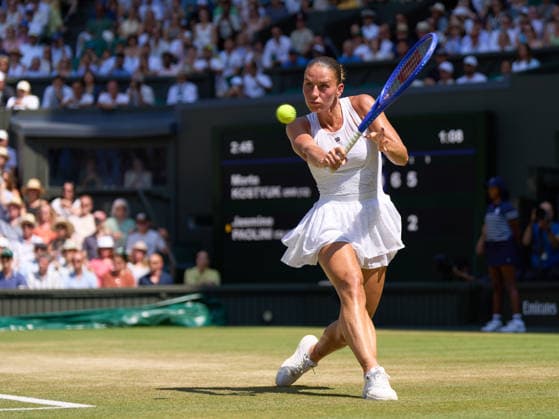 2026 Wimbledon, July 08, Quarterfinal LONDON, - JULY 8: Marta Kostyuk of Ukraine plays a shot against Jasmine Paolini of Italy during the 2026 Wimbledon, July 08, Quarterfinal at The all England club, Wimbledon on July 8, 2026 in London, GBR. London The all England club, Wimbledon GBR Copyright: xPeterxvanxdenxBerg ISIxPhotosx 9471