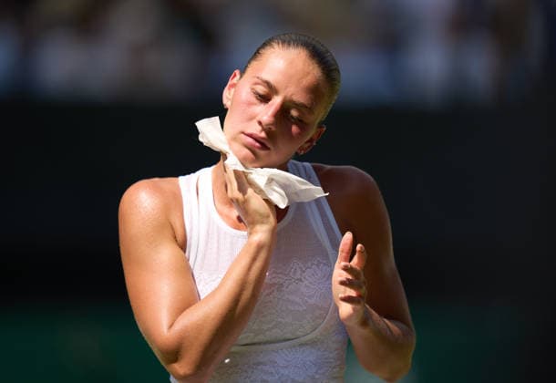2026 Wimbledon, July 08, Quarterfinal LONDON, - JULY 8: Marta Kostyuk of Ukraine wipes her face at the end of the match after playing against Jasmine Paolini of Italy during the 2026 Wimbledon, July 08, Quarterfinal at The all England club, Wimbledon on July 8, 2026 in London, GBR. London The all England club, Wimbledon GBR Copyright: xPeterxvanxdenxBerg ISIxPhotosx 9471