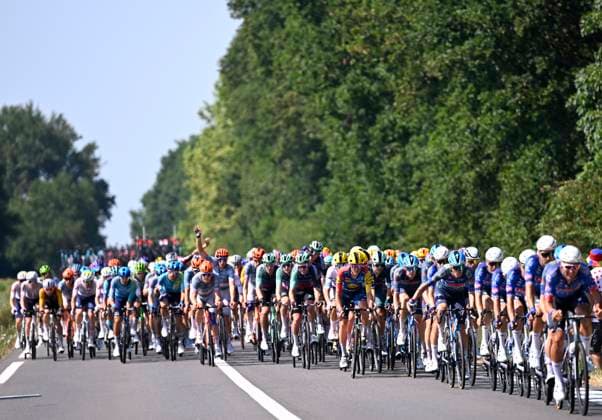 Tour de France 2026 Stage 5 PAU, FRANCE - JULY 08 : illustration picture peloton during stage 5 of the 113rd edition of Tour de France an UCI World Tour 2.UWT cycling road race stage for Men Elite of 158 km with start in Lannemezan and finish in Pau on July 8, 2026 in Pau, France, 08 07 2026 ( Motordriver Kurt Vandenborre - Pau France  Copyright: xTomasxSiskx