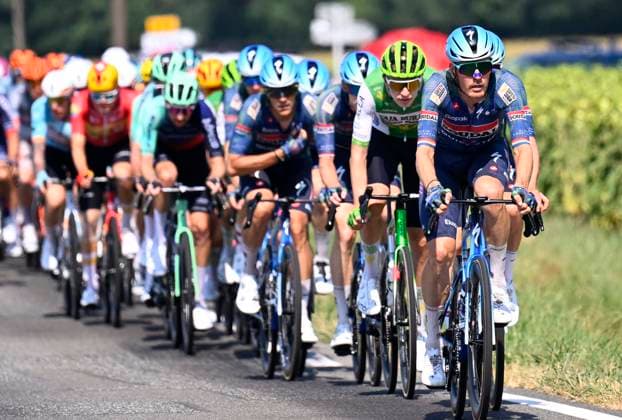 Tour de France 2026 Stage 5 PAU, FRANCE - JULY 08 : Van Baarle Dylan (NED) of Soudal Quick-Step during stage 5 of the 113rd edition of Tour de France an UCI World Tour 2.UWT cycling road race stage for Men Elite of 158 km with start in Lannemezan and finish in Pau on July 8, 2026 in Pau, France, 08 07 2026 ( Motordriver Kurt Vandenborre - Pau France  Copyright: xTomasxSiskx