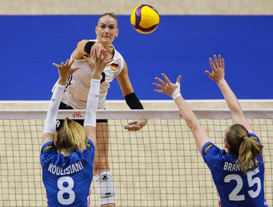 WomenÕs Volleyball Nations League - Belgrade 2026 Germany s Lina Alsmeier spikes the ball against Czech Republic s Ela Koulisiani and Czech Republic s Monika Brancuska during the WomenÕs Volleyball Nations League Pool 7 match between France v Netherlands at Belgrade Arena on July 08, 2026 in Belgrade, Serbia. Belgrade Serbia Copyright: xSrdjanxStevanovicx x