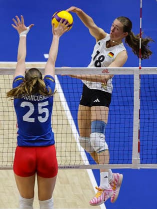 WomenÕs Volleyball Nations League - Belgrade 2026 Germany s Leana Grozer spikes the ball against Czech Republic s Monika Brancuska during the WomenÕs Volleyball Nations League Pool 7 match between France v Netherlands at Belgrade Arena on July 08, 2026 in Belgrade, Serbia. Belgrade Serbia Copyright: xSrdjanxStevanovicx x
