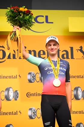 Tour de France 2026 Stage 5 PAU, FRANCE - JULY 08 : Kooij Olav (NED) of Decathlon CMA CGM Team pictured during the podium ceremony of stage 5 of the 113rd edition of Tour de France an UCI World Tour 2.UWT cycling road race stage for Men Elite of 158 km with start in Lannemezan and finish in Pau on July 8, 2026 in Pau, France, 08 07 2026 Pau France  Copyright: xTomasxSiskx