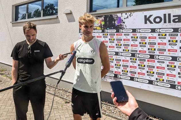 Sam Klein ( Pauli ) im Interveiw Deutschland , Hamburg , Trainingsgelände an der Kollaustrasse , Fussball , 2. Bundesliga , FC St Pauli *** Sam Klein Pauli in an interview in Germany, Hamburg, training facility on Kollaustrasse, soccer, 2. Bundesliga, FC St. Pauli