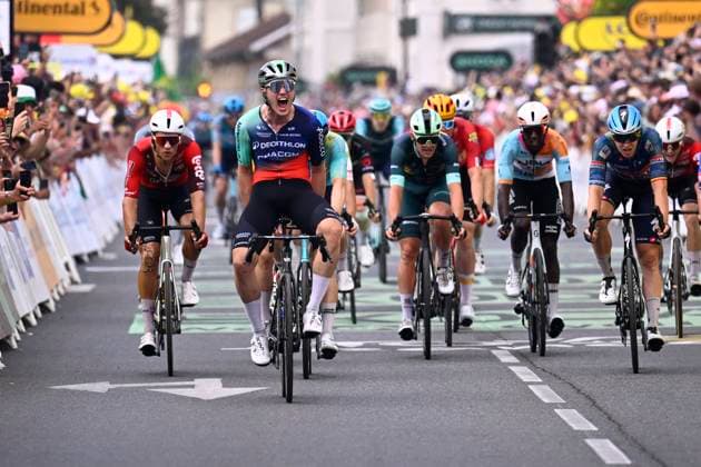 Tour de France 2026 Stage 5 PAU, FRANCE - JULY 08 : Kooij Olav (NED) of Decathlon CMA CGM Team wins,second place for Kanter Max (GER) of XDS Astana Team, third place for Merlier Tim (BEL) of Soudal Quick-Step during stage 5 of the 113rd edition of Tour de France an UCI World Tour 2.UWT cycling road race stage for Men Elite of 158 km with start in Lannemezan and finish in Pau on July 8, 2026 in Pau, France, 08 07 2026 Pau France  Copyright: xTomasxSiskx