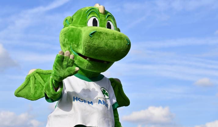 08.07.2026 - Fussball - Saison 2026 2027 - Testspiel Freundschaftsspiel Vorbereitungsspiel - SC Eltersdorf ( SCE Quecken ) - SpVgg Greuther Fürth ( Kleeblatt ) - - Sportfoto Zink - xwoxzix - regulations prohibit any use of photographs as image sequences and or quasi-video - only for editorial use - Drache Eddy ( Maskottchen SpVgg Greuther Fürth ) *** July 8, 2026 Soccer Season 2026–2027 Exhibition Match Friendly Match Preseason Match SC Eltersdorf SCE Quecken SpVgg Greuther Fürth Kleeblatt Sports Photo Zink xwoxzix Regulations prohibit any use of photographs as image sequences and or quasi-video; for editorial use only for editorial use only. Eddy the Dragon, mascot of SpVgg Greuther Fürth