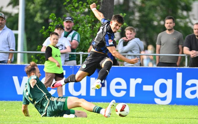 08.07.2026 - Fussball - Saison 2026 2027 - Testspiel Freundschaftsspiel Vorbereitungsspiel - SC Eltersdorf ( SCE Quecken ) - SpVgg Greuther Fürth ( Kleeblatt ) - - Sportfoto Zink - xwoxzix - regulations prohibit any use of photographs as image sequences and or quasi-video - only for editorial use - Manfred Strobel (7, SC Eltersdorf ) Aaron Keller (16, SpVgg Greuther Fürth ) *** July 8, 2026 Soccer Season 2026–2027 Exhibition Match Friendly Match Preseason Match SC Eltersdorf SCE Quecken SpVgg Greuther Fürth Kleeblatt Sports Photo Zink xwoxzix Regulations prohibit any use of photographs as image sequences and or quasi-video; for editorial use only for editorial use only: Manfred Strobel 7, SC Eltersdorf; Aaron Keller 16, SpVgg Greuther Fürth