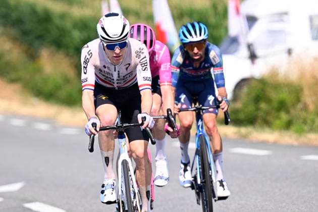Tour de France 2026 Stage 5 PAU, FRANCE - JULY 08 : Wright Fred (GBR) of Pinarello - Q36.5 Pro Cycling Team, Asgreen Kasper (DEN) of EF Education - Easypost, Paret-Peintre Valentin (FRA) of Soudal Quick-Step during stage 5 of the 113rd edition of Tour de France an UCI World Tour 2.UWT cycling road race stage for Men Elite of 158 km with start in Lannemezan and finish in Pau on July 8, 2026 in Pau, France, 08 07 2026 ( Motordriver Kurt Vandenborre - Pau France  Copyright: xTomasxSiskx
