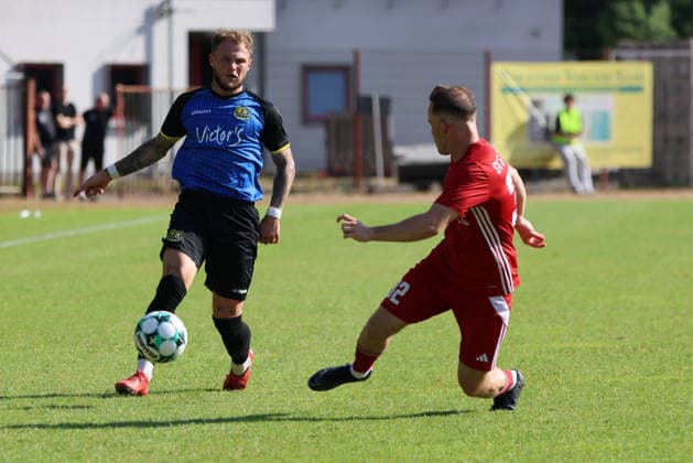 08.07.2026, Fussball, Herren, Saison 2026 2027, Testspiel, Freundschaftsspiel, SV Geislautern - 1. FC Saarbrücken, Philip Fahrner (1. FC Saarbrücken), Fabio Romano (SV Geislautern) Völklingen Hermann-Neuberger-Stadion Saarland Deutschland (DEU) *** July 8, 2026, Soccer, Men s, 2026–2027 season, Exhibition match, Friendly match, SV Geislautern vs. 1. FC Saarbrücken, Philip Fahrner (1. FC Saarbrücken), Fabio Romano (SV Geislautern), Hermann Neuberger Stadium, Völklingen, Saarland, Germany (DEU) Copyright: xSebastianxBachx