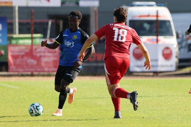 08.07.2026, Fussball, Herren, Saison 2026 2027, Testspiel, Freundschaftsspiel, SV Geislautern - 1. FC Saarbrücken, Kelsey Owusu (1. FC Saarbrücken), Fabian Laudwein (SV Geislautern) Völklingen Hermann-Neuberger-Stadion Saarland Deutschland (DEU) *** July 8, 2026, Soccer, Men s, 2026–2027 season, Exhibition match, Friendly match, SV Geislautern vs. 1. FC Saarbrücken, Kelsey Owusu (1. FC Saarbrücken), Fabian Laudwein (SV Geislautern), Hermann Neuberger Stadium, Völklingen, Saarland, Germany (DEU) Copyright: xSebastianxBachx