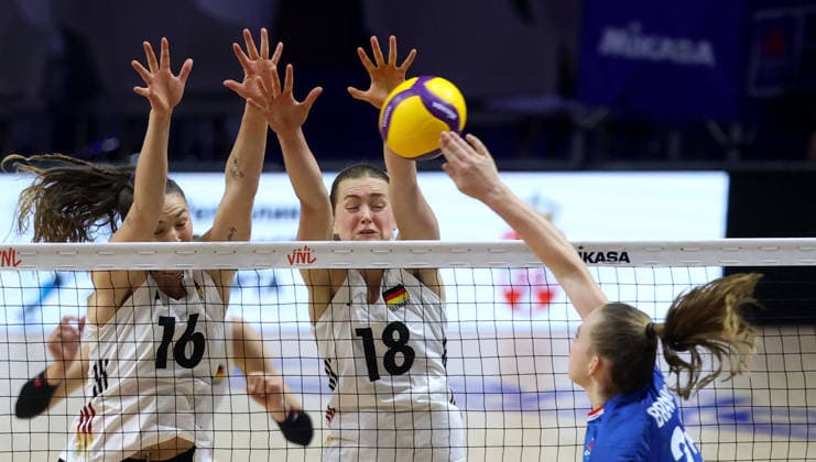 08.07.2026 Belgrade(Serbia) Czechia Czech Republic-Germany Nations League women s volleyball Anastasia Cekulaev (L),Leana Grozer(C) Germany :