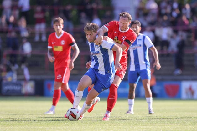 08.07.2026, xtgx, Fussball Testspiel, SV Lichtenberg 47 - Hertha BSC Berlin emspor, v.l. Niklas Hildebrandt (Hertha, 26) Kevin Owczarek (Lichtenberg, 17) Zweikampf, Duell, Kampf, tackle (DFL DFB REGULATIONS PROHIBIT ANY USE OF PHOTOGRAPHS as IMAGE SEQUENCES and or QUASI-VIDEO) Berlin *** July 8, 2026, xtgx, Soccer Friendly Match, SV Lichtenberg 47 vs. Hertha BSC Berlin, from left: Niklas Hildebrandt (Hertha), 26 Kevin Owczarek (Lichtenberg), 17, tackle, duel, battle, DFL DFB REGULATIONS PROHIBIT ANY USE OF PHOTOGRAPHS AS IMAGE SEQUENCES AND OR QUASI-VIDEO, Berlin