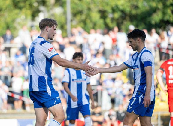 Fußball, Herren, Testspiel, Saison 2026 2027, SV Lichtenberg 47 - Hertha BSC, v. l. Niklas Hildebrandt (Hertha BSC), Josip Brekalo (Hertha BSC), Jubel nach Tor zum 0:3, 08.07. 2026, *** Soccer, Men s, Friendly Match, 2026–2027 Season, SV Lichtenberg 47 vs. Hertha BSC, from left: Niklas Hildebrandt (Hertha BSC), Josip Brekalo (Hertha BSC), celebration after the goal that made it 0–3, July 8, 2026, Copyright: xSebastianxRäppold MatthiasxKochx
