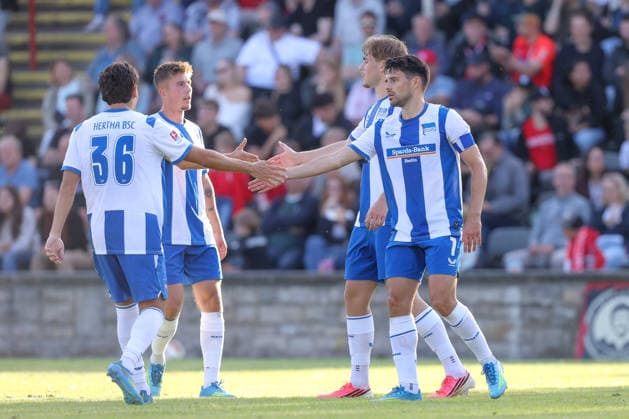 08.07.2026, xtgx, Fussball Testspiel, SV Lichtenberg 47 - Hertha BSC Berlin emspor, v.l. Hertha um Niklas Hildebrandt (Hertha, 26) Jubel, Torjubel, jubelt ueber das Tor, celebrate the goal, celebration (DFL DFB REGULATIONS PROHIBIT ANY USE OF PHOTOGRAPHS as IMAGE SEQUENCES and or QUASI-VIDEO) Berlin *** July 8, 2026, xtgx, soccer exhibition match, SV Lichtenberg 47 vs. Hertha BSC Berlin, from left: Hertha s Niklas Hildebrandt, Hertha, 26, cheering, Goal celebration, celebrating the goal, DFL DFB REGULATIONS PROHIBIT ANY USE OF PHOTOGRAPHS as IMAGE SEQUENCES and or QUASI-VIDEO Berlin