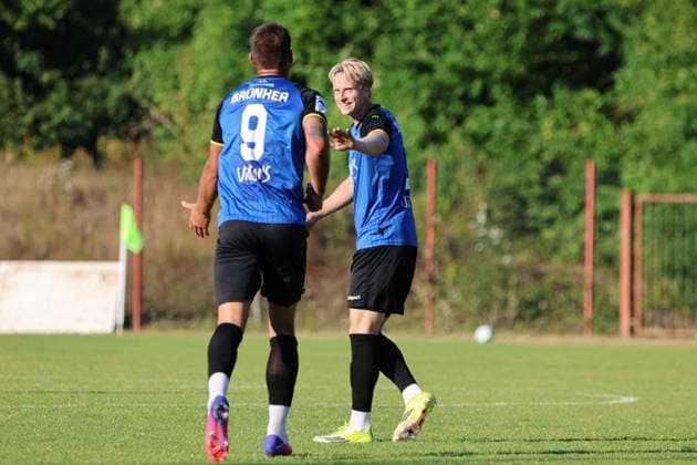 08.07.2026, Fussball, Herren, Saison 2026 2027, Testspiel, Freundschaftsspiel, SV Geislautern - 1. FC Saarbrücken, Torjubel zum 0:6, Torschütze: Kai Brünker (1. FC Saarbrücken), Anton Bäuerle (1. FC Saarbrücken) Völklingen Hermann-Neuberger-Stadion Saarland Deutschland (DEU) *** July 8, 2026, Soccer, Men s, 2026–2027 Season, Exhibition match, Friendly match, SV Geislautern vs. 1. FC Saarbrücken, Goal celebration after the 0–6 score, Goal scorers: Kai Brünker (1. FC Saarbrücken) and Anton Bäuerle (1. FC Saarbrücken), Hermann Neuberger Stadium, Völklingen, Saarland, Germany (DEU) Copyright: xSebastianxBachx