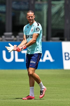 FT LAUDERDALE, FL - JULY 08: Orjan Nyland 1 of Norway attends a training session in preparation for a FIFA World Cup, WM, Weltmeisterschaft, Fussball 26 Quarter-Final game between Norway and England on July 8, 2026 at at the Inter Miami CF Stadium, Fort Lauderdale, Florida.(Photo by Chris Arjoon) SOCCER: JUL 08 FIFA World Cup 26 - Norway Training EDITORIAL USE ONLY Icon26070800000008