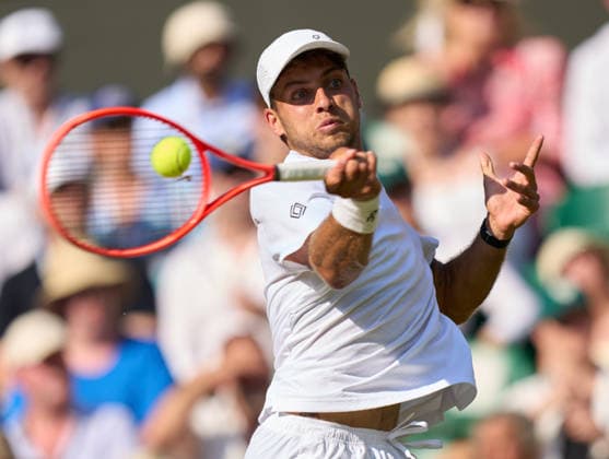 2026 Wimbledon, July 08, Quarterfinal LONDON, - JULY 8: Flavio Cobolli of Italy plays a shot against Arthur Fery of Great Britain during the 2026 Wimbledon, July 08, Quarterfinal at The all England club, Wimbledon on July 8, 2026 in London, GBR. London The all England club, Wimbledon GBR Copyright: xPeterxvanxdenxBerg ISIxPhotosx 9471