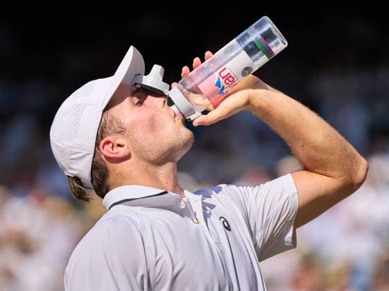 2026 Wimbledon, July 08, Quarterfinal LONDON, - JULY 8: Arthur Fery of Great Britain drinks at change of ends against Flavio Cobolli of Italy during the 2026 Wimbledon, July 08, Quarterfinal at The all England club, Wimbledon on July 8, 2026 in London, GBR. London The all England club, Wimbledon GBR Copyright: xPeterxvanxdenxBerg ISIxPhotosx 9471