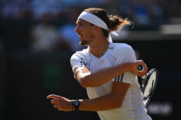 2026 Wimbledon - Alexander Zverev Alexander Zverev (GER) during his quarter final round match at the 2026 Wimbledon Championships at the AELTC in London, GREAT BRITAIN, on JULY 8, 2026. Photo by Corinne Dubreuil ABACAPRESS.COM London United Kingdom  Copyright: xDubreuilxCorinne ABACAx
