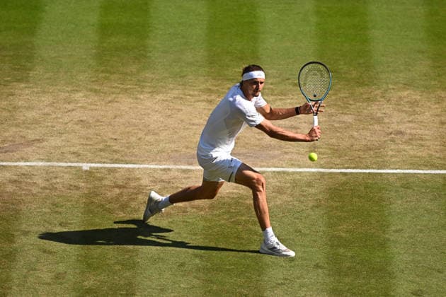 2026 Wimbledon - Alexander Zverev Alexander Zverev (GER) during his quarter final round match at the 2026 Wimbledon Championships at the AELTC in London, GREAT BRITAIN, on JULY 8, 2026. Photo by Corinne Dubreuil ABACAPRESS.COM London United Kingdom  Copyright: xDubreuilxCorinne ABACAx