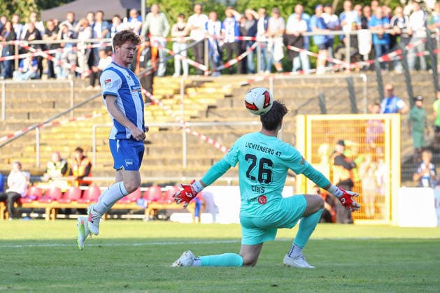 08.07.2026, xtgx, Fussball Testspiel, SV Lichtenberg 47 - Hertha BSC Berlin emspor, v.l. Sebastian Groenning (Grönning, Hertha, 17) schiesst Tor, schießt, Torschuetze, erzielt Tor, Treffer, scores the goal 0:4 (DFL DFB REGULATIONS PROHIBIT ANY USE OF PHOTOGRAPHS as IMAGE SEQUENCES and or QUASI-VIDEO) Berlin *** July 8, 2026, xtgx, soccer exhibition match, SV Lichtenberg 47 vs. Hertha BSC Berlin emspor, from left: Sebastian Groenning Grönning, Hertha, 17 scores a goal, shoots, goal scorer, scores, goal, scores the goal 0–4 DFL DFB REGULATIONS PROHIBIT ANY USE OF PHOTOGRAPHS as IMAGE SEQUENCES and or QUASI-VIDEO Berlin