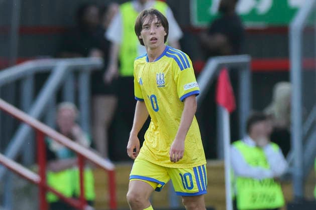 Bohdan Olychenko (Ukraine) schaut enttaeuscht, UEFA European Under-19 Championship 2026 Semi-final, Ukraine v Germany, Racecourse Ground am 08. July 2026 in Wrexham, Vereinigtes Königreich. (Foto von Marco Steinbrenner DeFodi Images) Bohdan Olychenko (Ukraine) looks dejected, UEFA European Under-19 Championship 2026 Semi-final, Ukraine v Germany, Racecourse Ground, July 8, 2026 in Wrexham, United Kingdom. (Photo by Marco Steinbrenner DeFodi Images) - *** Bohdan Olychenko of Ukraine looks disappointed, 2026 UEFA European Under-19 Championship Semifinal, Ukraine vs. Germany, Racecourse Ground on July 8, 2026, in Wrexham, United Kingdom. Photo by Marco Steinbrenner, DeFodi Images. Bohdan Olychenko of Ukraine looks dejected, UEFA European Under-19 Championship 2026 Semifinal, Ukraine vs. Germany, Racecourse Ground, July 8, 2026, in Wrexham, United Kingdom. Photo by Marco Steinbrenner, DeFodi Images