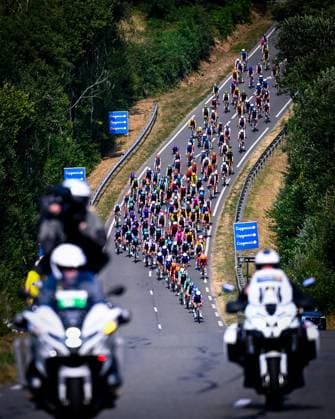 Tour de France 2026 Stage 5 PAU, FRANCE - JULY 08 : General view showing the peloton during stage 5 of the 113rd edition of Tour de France an UCI World Tour 2.UWT cycling road race stage for Men Elite of 158 km with start in Lannemezan and finish in Pau on July 8, 2026 in Pau, France, 08 07 2026 ( Motordriver Kurt Vandenborre -  Copyright: xTomasxSiskx