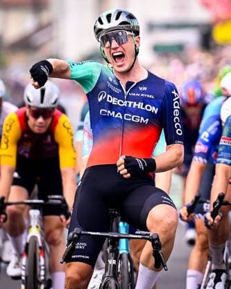 Tour de France 2026 Stage 5 PAU, FRANCE - JULY 08 : Kooij Olav (NED) of Decathlon CMA CGM Team winning during stage 5 of the 113rd edition of Tour de France an UCI World Tour 2.UWT cycling road race stage for Men Elite of 158 km with start in Lannemezan and finish in Pau on July 8, 2026 in Pau, France, 08 07 2026  Copyright: xTomasxSiskx