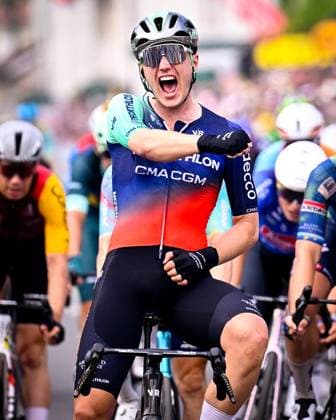 Tour de France 2026 Stage 5 PAU, FRANCE - JULY 08 : Kooij Olav (NED) of Decathlon CMA CGM Team winning during stage 5 of the 113rd edition of Tour de France an UCI World Tour 2.UWT cycling road race stage for Men Elite of 158 km with start in Lannemezan and finish in Pau on July 8, 2026 in Pau, France, 08 07 2026  Copyright: xTomasxSiskx