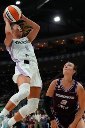 July 8, 2026, Toronto, On, CAN: Golden State Valkyries guard Kaitlyn Chen (2) shoots on Toronto Tempo guard Marina Mabrey (3) during second half WNBA, Basketball Damen, USA basketball action in Toronto on Wednesday, July 8, 2026. Canada News - July 8, 2026  - ZUMAc35_ 20260708_zaf_c35_069 Copyright: xChrisxYoungx