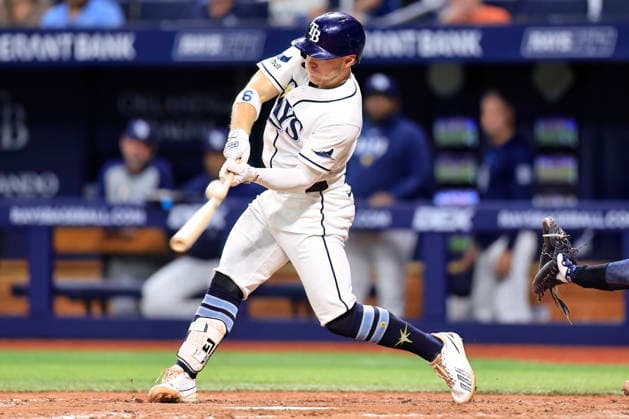 July 8, 2026, St. Petersburg, Florida, USA: Tampa Bay Rays shortstop Taylor Walls (6) fouls off a pitch during an MLB, Baseball Herren, USA game against the New York Yankees on July 8, 2026 at Tropicana Field. The Rays beat the Yankees 3-0. MLB 2026: Tampa Bay Rays 3 : 0 New York Yankees  - ZUMAh180 20260708_zsp_h180_021 Copyright: xKimxHukarix