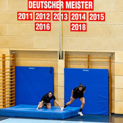 08.07.2026, GER, Handball, Frauen, Saison 2026 2027, Alsco 1.Bl, Thueringer HC Trainingseinheit Saisonvorbereitung Luca Csikos Kelly de Abreu Rosa Start in die Saisonvorbereitung mit einem Hallentraining in der Heimhalle Heimspielstätte mit einen traditionellen Spiel des Thüringer HC, organisiert durch das Trainerduo. 99947 Bad Langensalza Salza Halle Sporthalle Mehrz Thüringen Deutschland *** July 8, 2026, GER, Handball, Women, 2026–2027 Season, Alsco 1st Division, Thüringer HC preseason training session: Luca Csikos, Kelly de Abreu, Rosa kick off preseason preparations with an indoor training session at the team’s home arena, featuring a traditional match organized by the coaching duo in 99947 Bad Langensalza, Salza Hall, Mehrz Sports Hall, Thuringia, Germany