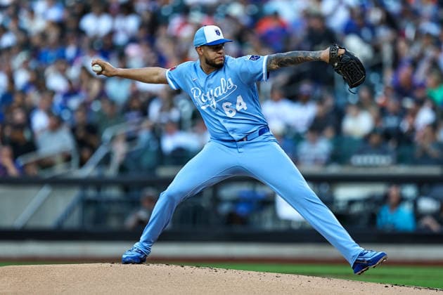 MLB, Baseball Herren, USA Kansas City Royals Vs. New York Mets Kansas City Royals starting pitcher Steven Cruz 64 throws during the first inning of a baseball game against the New York Mets at the Kansas City Royals at Citi Field in Corona, New York, on July 8, 2026. New York City New York United States  Copyright: xGordonxDonovanx originalFilename:donovan-mlbkansa260708_npFqA.jpg