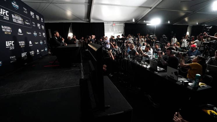 UFC 329 press conference, PK, Pressekonferenz T-Mobile Arena, Las Vegas, Nevada, United States 8 7 2026 Conor McGregor Conor McGregor 8 7 2026  Copyright: xTomxHoganx-xHoganphotos.comx916x947x8354xtomhoganphotos@gmail.comx McgregorHollowayMediaDay_Hoganphotos16037