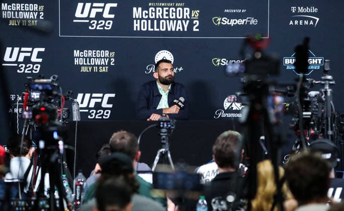 UFC 329 press conference, PK, Pressekonferenz T-Mobile Arena, Las Vegas, Nevada, United States 8 7 2026 Benoit Saint Denis Benoit Saint Denis 8 7 2026  Copyright: xTomxHoganx-xHoganphotos.comx916x947x8354xtomhoganphotos@gmail.comx McgregorHollowayMediaDay_Hoganphotos16043