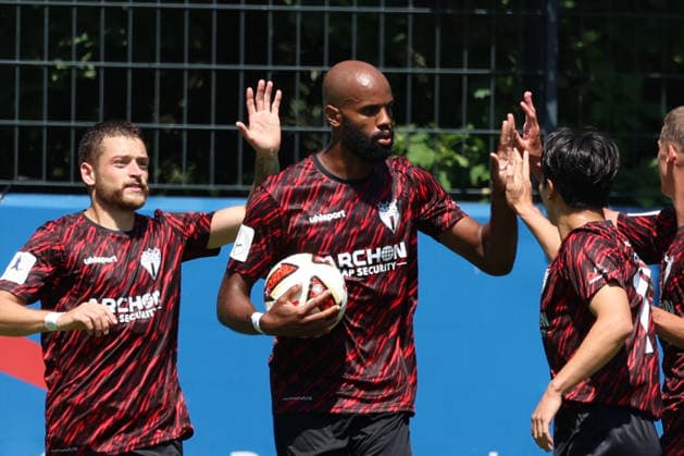 09.07.2026, xrekx, Fussball Testspiel , Karlsruher SC - SGV Freiberg v.l. Torjubel nach dem Tor zum celebrating the goal celebrate 2:2 durch Meghon Valpoort (SGV Freiberg) (DFL DFB REGULATIONS PROHIBIT ANY USE OF PHOTOGRAPHS as IMAGE SEQUENCES and or QUASI-VIDEO) Karlsruhe *** July 9, 2026, xrekx, Soccer Friendly Match, Karlsruher SC vs. SGV Freiberg: Goal celebration after Meghon Valpoort’s goal for SGV Freiberg (2–2). DFL and DFB regulations prohibit any use of photographs as image sequences and or quasi-video. Karlsruhe