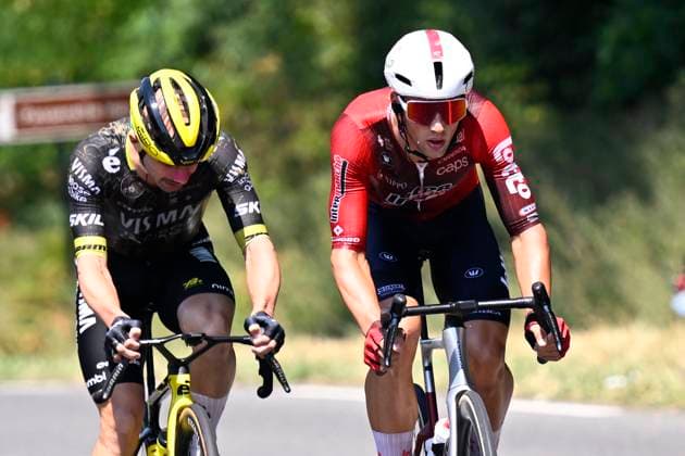 Tour de France 2026 Stage 6 GAVARNIE-CEDRE, FRANCE - JULY 09 : Artz Huub (NED) of Lotto - Intermarche and Campenaerts Victor (BEL) of Team Visma Lease a Bike during stage 6 of the 113rd edition of Tour de France an UCI World Tour 2.UWT cycling road race stage for Men Elite of 186 km with start in Pau and finish in Gavarnie-Cedre on July 9, 2026 in Gavarnie-Cedre, France, 09 07 2026 ( Motordriver Kurt Vandenborre - Gavarnie-Cedre France  Copyright: xTomasxSiskx