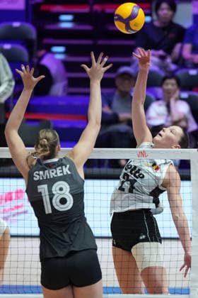 RECORD DATE NOT STATED Volleyball Nations League Hong Kong 2026 - Day 2 Janne Deleu attcking (No.21) from team Belgium during the match between Canada and Belgium at Volleyball Nations League Hong Kong 2026 on July 9, 2026 in Hong Kong. (Photo by Ellan Mad Nexpher Images) Hong Kong