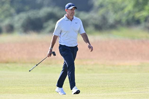Scottish Open Day One Rory McIlroy walks up hole 11 on Day One of the Genesis Scottish Open 2026 at The Renaissance Club, North Berwick 09 07 2026 UK Newspapers OUT Copyright: xJamiexJohnstonx FIL-23615-0039