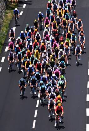 Tour de France 2026 Stage 6 GAVARNIE-CEDRE, FRANCE - JULY 09 : illustration picture peloton during stage 6 of the 113rd edition of Tour de France an UCI World Tour 2.UWT cycling road race stage for Men Elite of 186 km with start in Pau and finish in Gavarnie-Cedre on July 9, 2026 in Gavarnie-Cedre, France, 09 07 2026 ( Motordriver Kurt Vandenborre - Gavarnie-Cedre France  Copyright: xTomasxSiskx
