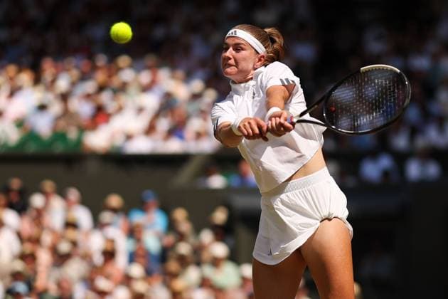 Karolina Muchova during her semi-final match Wimbledon Tennis Championships, Day 11, The All England Lawn Tennis and Croquet Club, London, UK - 09 Jul 2026London The All England Lawn Tennis and United Kingdom  Copyright: xEllaxLing Shutterstockx 16981022bh