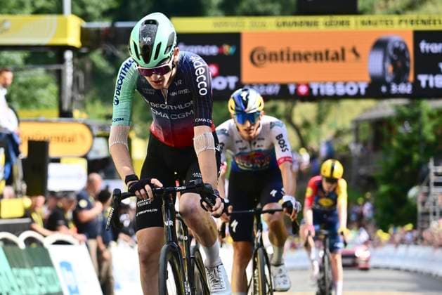 Tour de France 2026 Stage 6 GAVARNIE-CEDRE, FRANCE - JULY 09 : Seixas Paul (FRA) of Decathlon CMA CGM Team during stage 6 of the 113rd edition of Tour de France an UCI World Tour 2.UWT cycling road race stage for Men Elite of 186 km with start in Pau and finish in Gavarnie-Cedre on July 9, 2026 in Gavarnie-Cedre, France, 09 07 2026 ( Motordriver Kurt Vandenborre - Gavarnie-Cedre France  Copyright: xPeterxDexVoechtx
