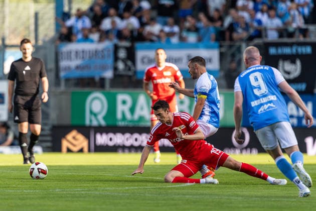 09.07.2026, GER, Testspiel, Saison 2026 2027), Chemnitz, Chemnitzer FC - 1. FC Union Berlin Janik Haberer (1. FC Union Berlin 19) am Boden (Nur 1. - 3. Liga: DFB DFL regulations prohibit any use of photographs as image sequences and or quasi-video) *** July 9, 2026, GER, Friendly Match, 2026–2027 Season, Chemnitz, Chemnitzer FC 1–1 FC Union Berlin, Janik Haberer 1, FC Union Berlin 19 on the ground, Only 1, 3rd League, DFB, DFL regulations prohibit any use of photographs as image sequences and or quasi-video nordphotoxGmbHx xNachnamexFotograf nph00051